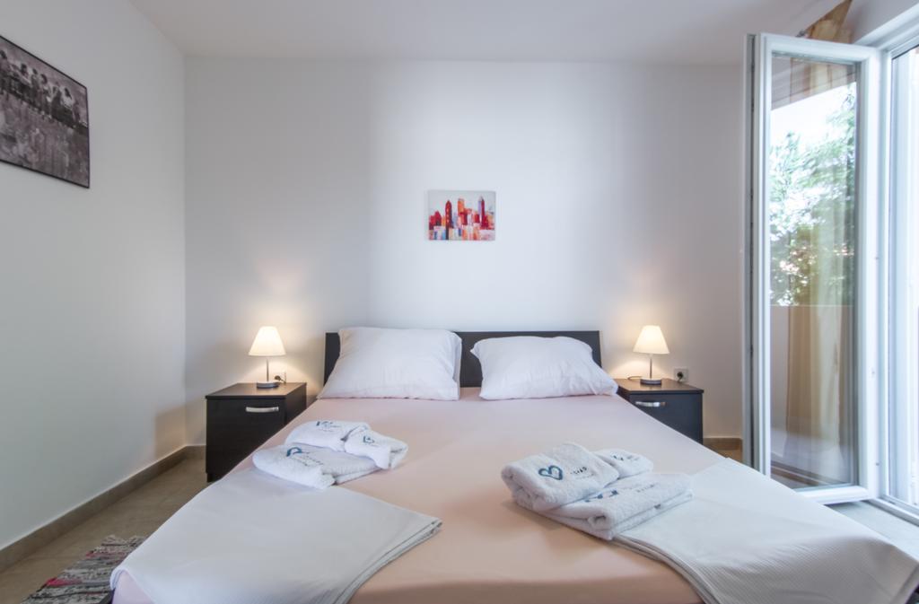 Apartments Domuzin Biograd Na Moru Esterno foto