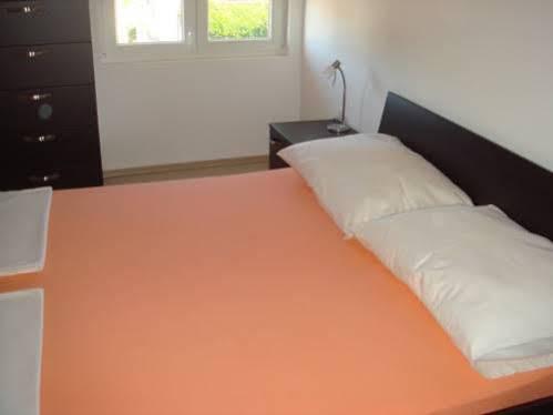 Apartments Domuzin Biograd Na Moru Esterno foto